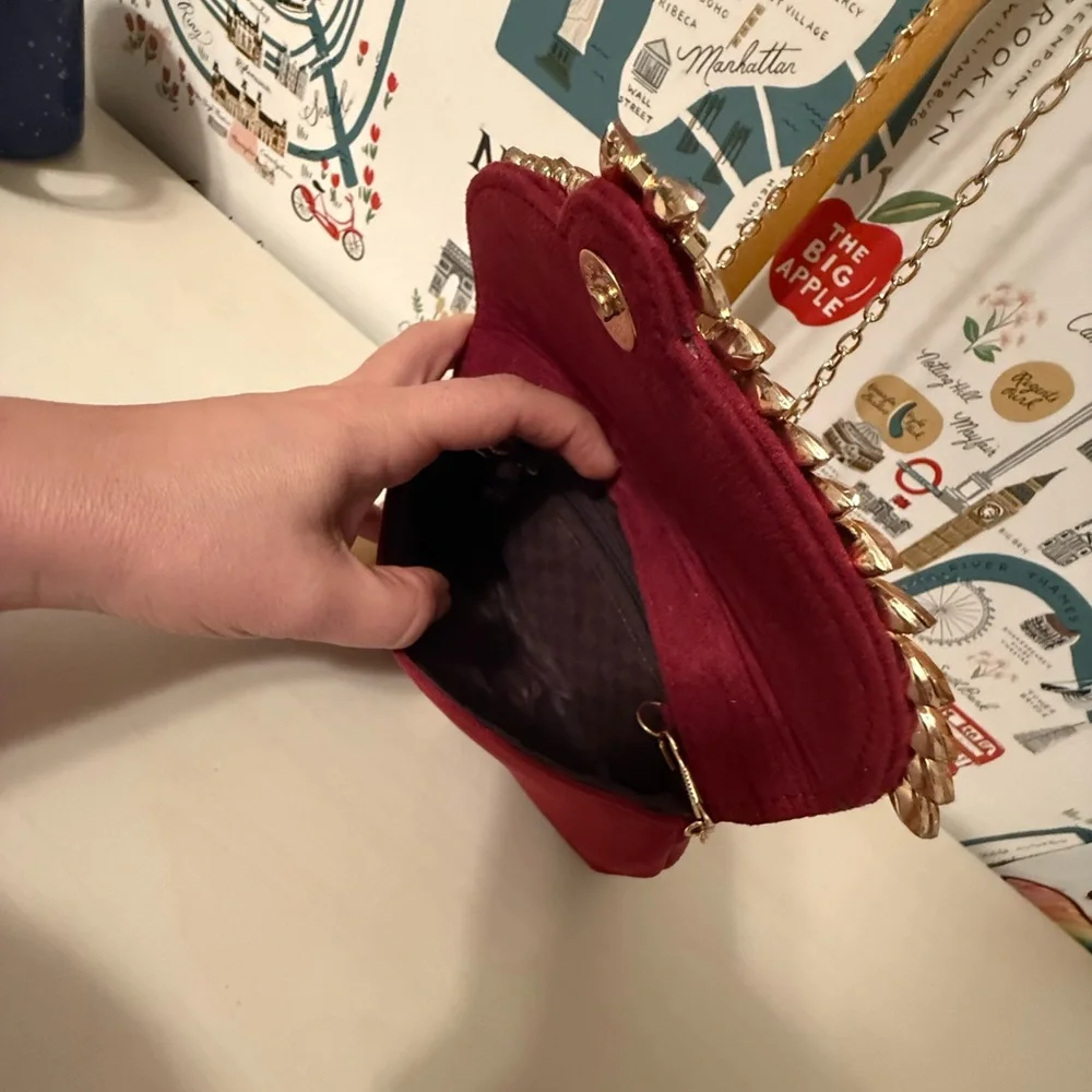 Elegant Red Suede Clutch with Crystal Accents‎